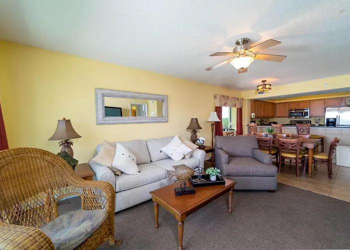Malibu Pointe Beach Club - Across The Street From The Ocean! Sleeps 12 Guests!