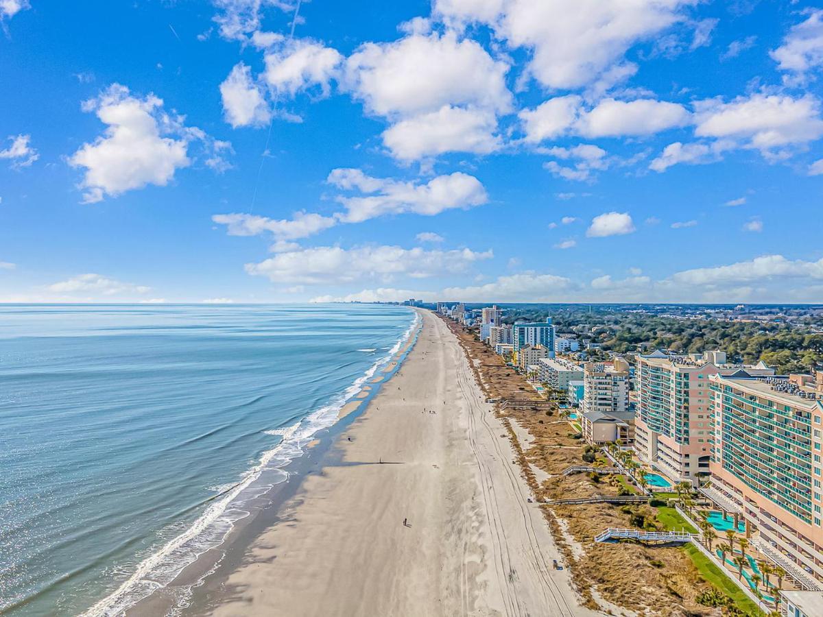 Malibu Pointe Club - Across The Street From The Ocean! Sleeps 12 Guests!